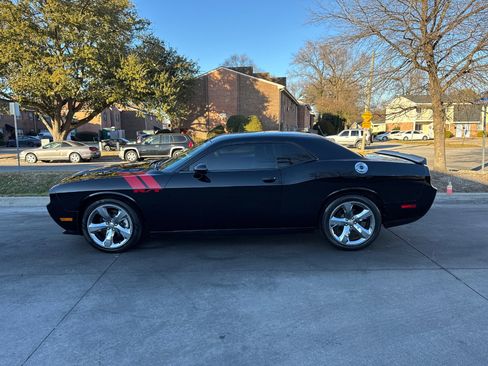 Used 2014 Dodge Challenger R/T Plus image 7