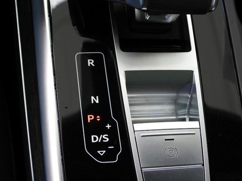 Used 2021 Audi Q8 Prestige image 85