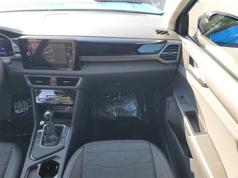 New 2026 Volkswagen Taos SE image 14