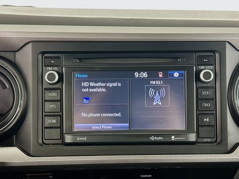 Used 2016 Toyota Tacoma SR5 image 19