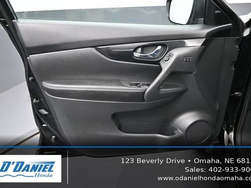 Used 2017 Nissan Rogue SL w/ SL Premium Package AWD/4WD image 23
