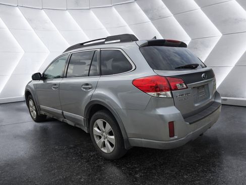 Used 2011 Subaru Outback 2.5i Limited w/ PWR Moonroof Pkg AWD/4WD image 3