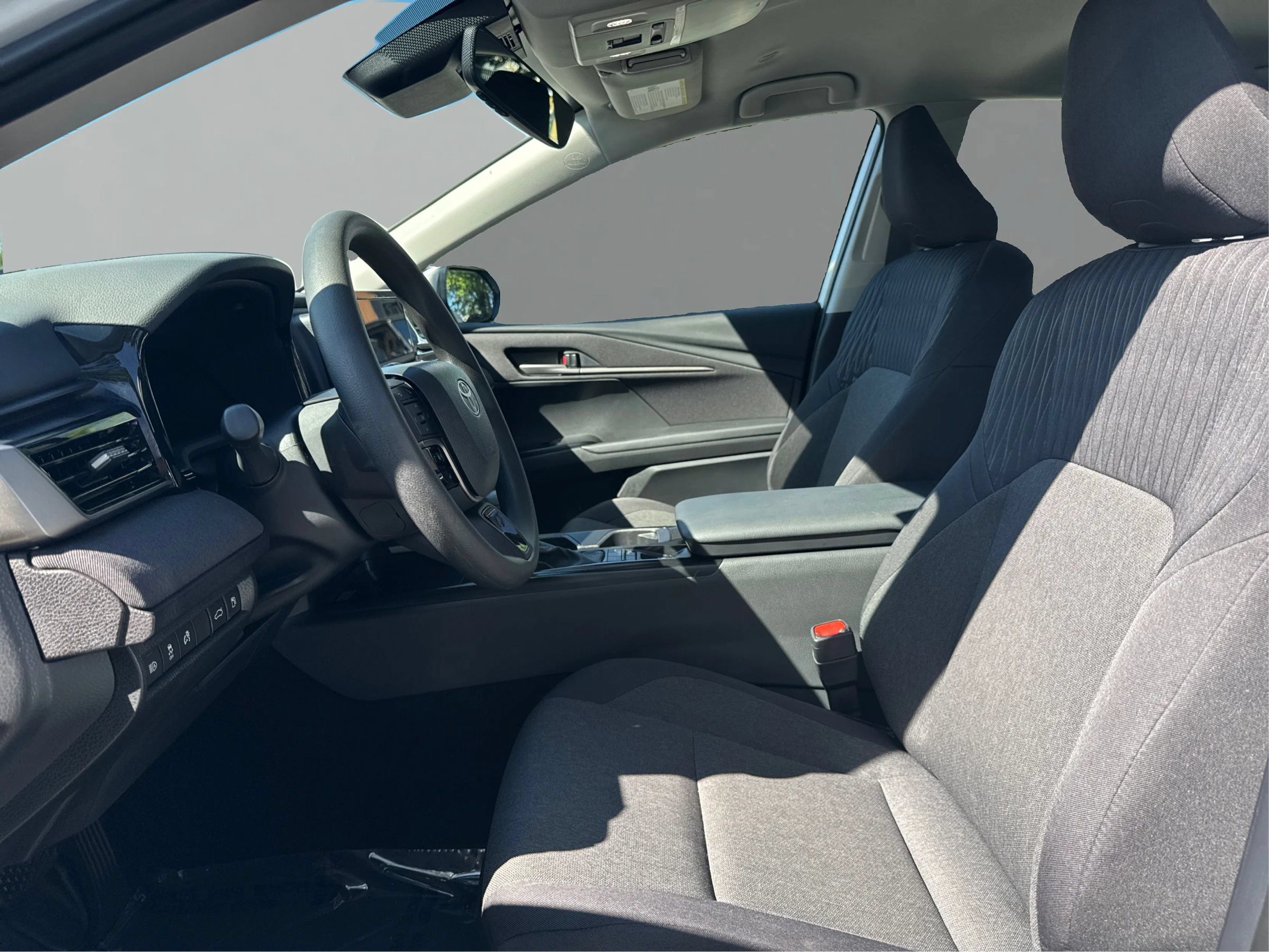 Used 2025 Toyota Camry LE FWD image 9