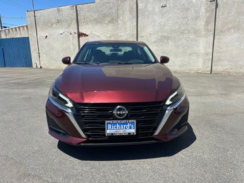 Used 2023 Nissan Altima 2.5 SV FWD image 8