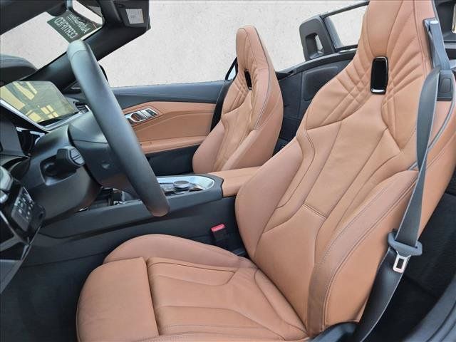 Used 2025 BMW Z4 M40i w/ Edition RWD image 16