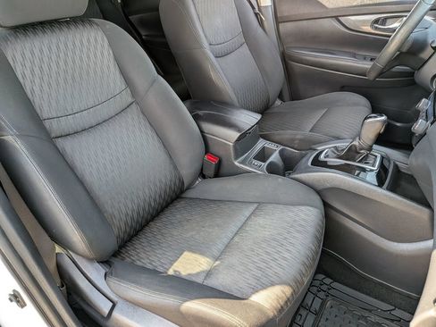 Used 2017 Nissan Rogue SV AWD/4WD image 31