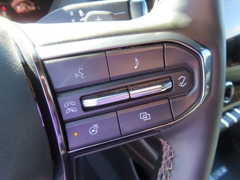 Used 2025 GMC Yukon AT4 w/ AT4 Premium Plus Package AWD/4WD image 20