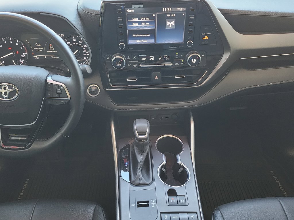 Used 2020 Toyota Highlander XLE FWD image 12
