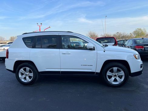 Used 2017 Jeep Compass Latitude AWD/4WD image 7