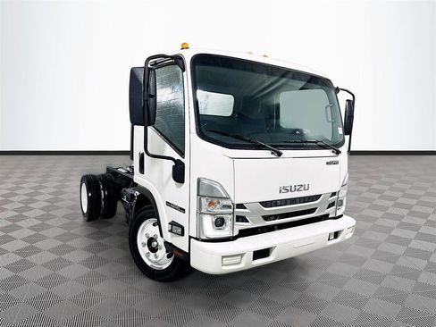 New 2026 Isuzu NPR RWD image 1