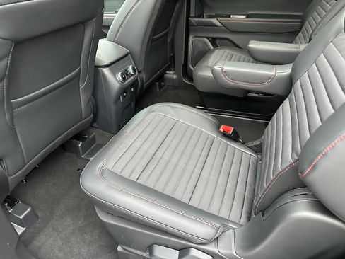 New 2026 Ford Explorer ST-Line w/ ST-Line Street Pack image 38