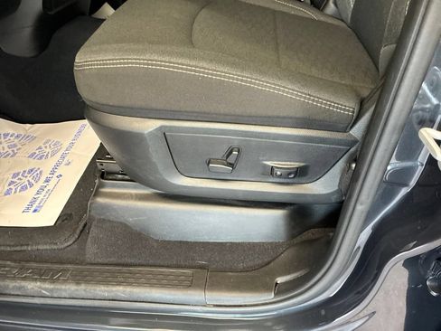 Certified 2025 RAM 2500 Big Horn AWD/4WD image 10