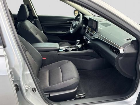 Certified 2024 Nissan Altima 2.5 SV w/ SV Premium Package AWD/4WD image 10
