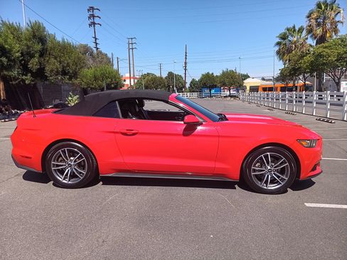 Used 2016 Ford Mustang Premium RWD image 4