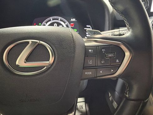 Used 2024 Lexus LX 600 4WD w/ Luxury Package image 28