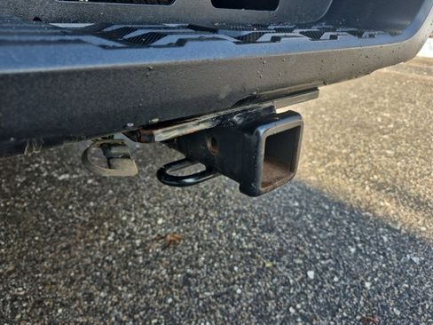 Used 2019 Toyota Tacoma SR5 w/ SR5 Appearance Package (SM) image 11