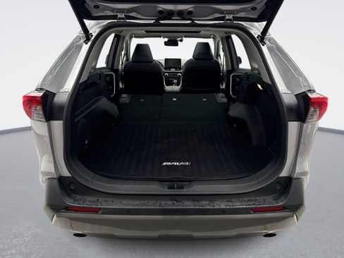 Used 2019 Toyota RAV4 Limited image 25