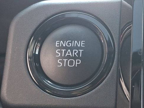 Used 2025 Toyota Tacoma Limited AWD/4WD image 24