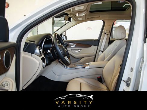 Used 2021 Mercedes-Benz GLC 300 4MATIC image 10