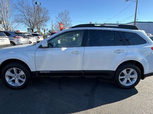 Used 2014 Subaru Outback 2.5i Premium image 7