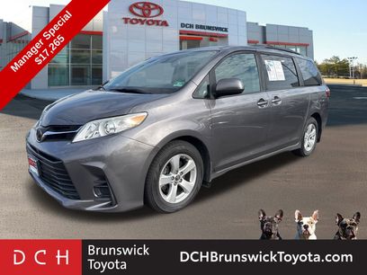 Used 2018 Toyota Sienna LE