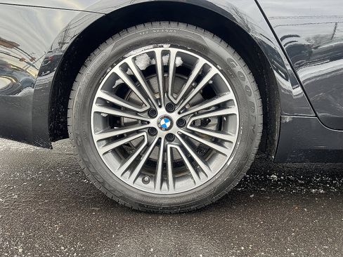 Used 2019 BMW 530i xDrive image 9