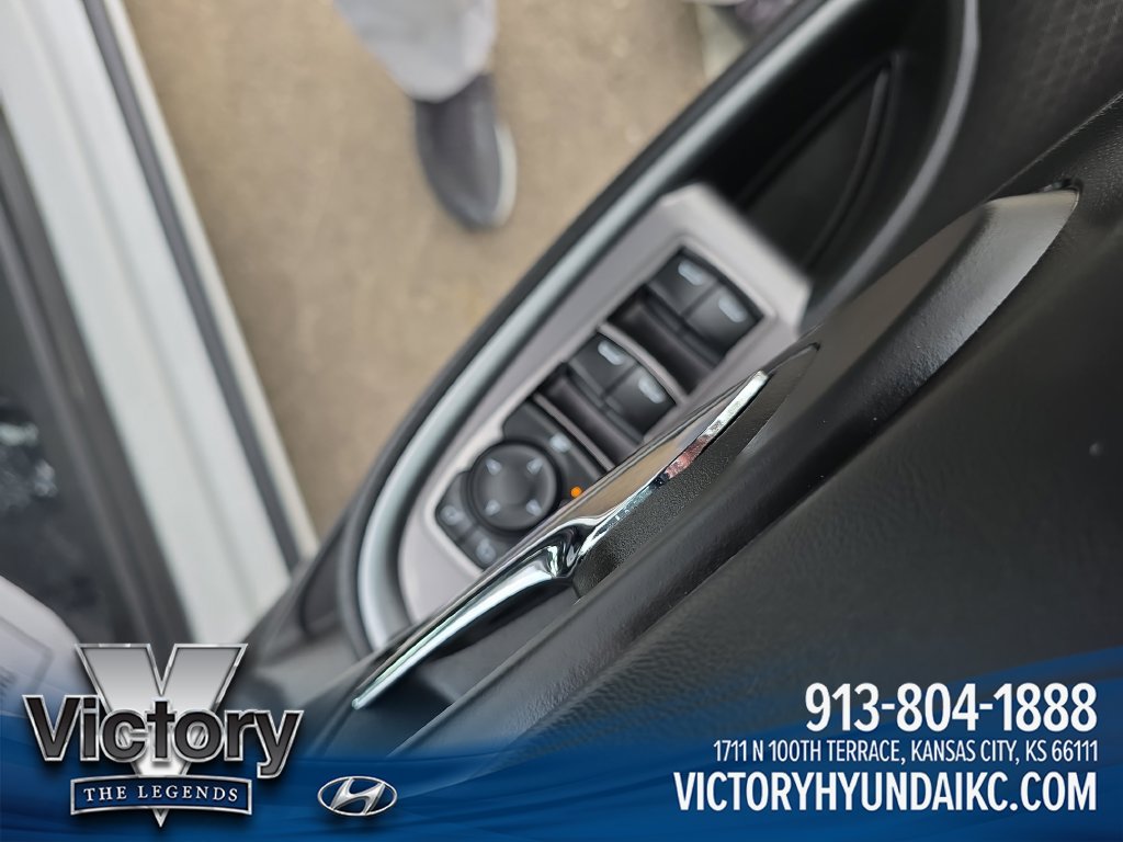 Used 2024 Chevrolet Malibu LT FWD image 11
