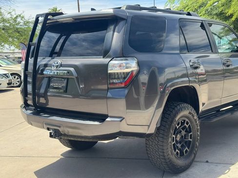 Used 2017 Toyota 4Runner SR5 AWD/4WD image 58
