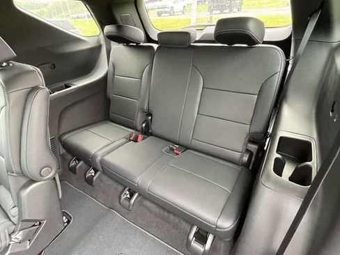 New 2026 Chevrolet Traverse LT w/ Driver Confidence Package AWD/4WD image 14