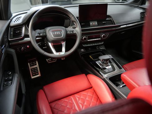 Used 2023 Audi SQ5 Prestige w/ Prestige Package AWD/4WD image 2