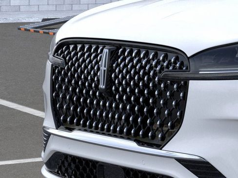 New 2026 Lincoln Aviator Black Label w/ Dynamic Handling Package image 17