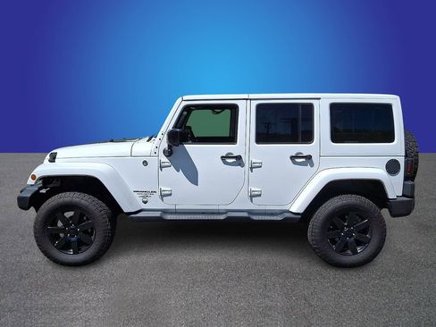Used 2014 Jeep Wrangler Unlimited Sahara AWD/4WD image 7