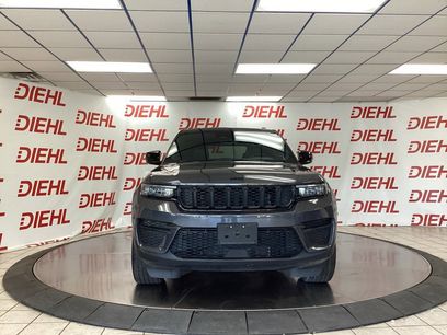 Used 2023 Jeep Grand Cherokee Altitude