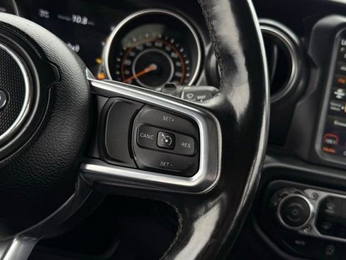 Used 2021 Jeep Wrangler Unlimited Sahara image 10