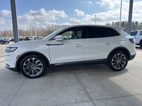 Used 2023 Lincoln Nautilus Reserve w/ Equipment Group 201A image 3