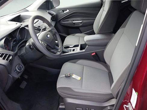 Used 2017 Ford Escape SE FWD image 5