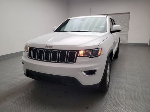 Used 2017 Jeep Grand Cherokee Laredo RWD image 15