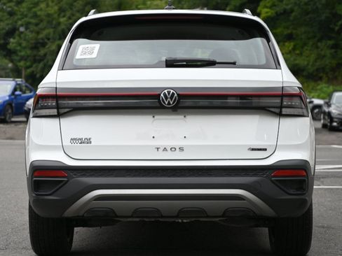 Used 2025 Volkswagen Taos S AWD/4WD image 4