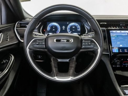 Used 2024 Jeep Grand Cherokee L Limited w/ Luxury Tech Group II AWD/4WD image 14