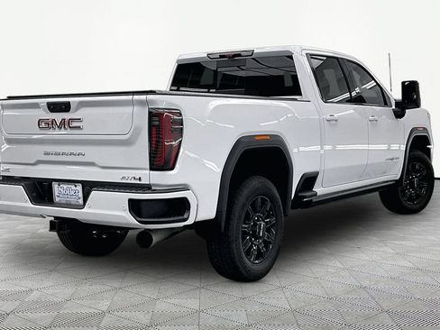 Used 2024 GMC Sierra 2500 AT4 w/ AT4 Premium Plus Package AWD/4WD image 2