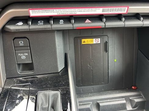 Used 2024 Toyota Tundra Limited image 17