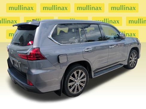 Used 2017 Lexus LX 570 4WD w/ Luxury Package image 4