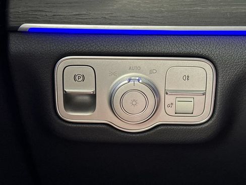 Certified 2025 Mercedes-Benz GLE 350 4MATIC image 32