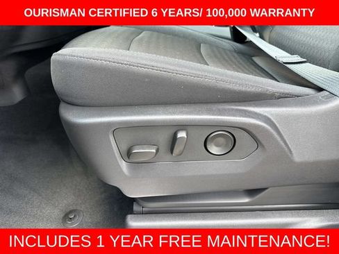 Used 2025 Chevrolet Silverado 1500 LT AWD/4WD image 20