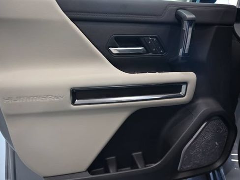 New 2026 GMC Hummer EV SUV w/ LPO, Dark Essentials Package AWD/4WD image 30