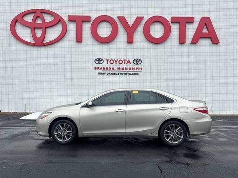 Used 2017 Toyota Camry SE FWD image 4