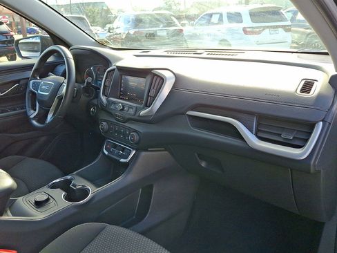 Used 2022 GMC Terrain SLE image 28