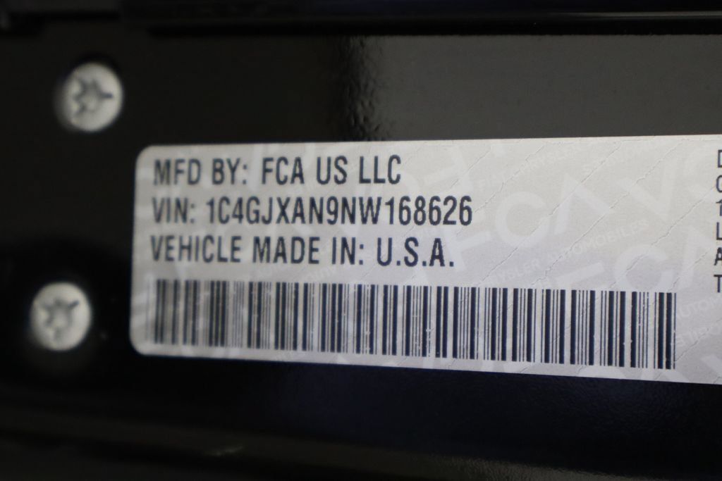 Used 2022 Jeep Wrangler Sport AWD/4WD image 30