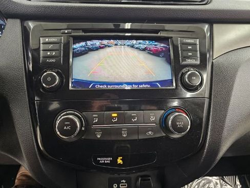 Used 2019 Nissan Rogue Sport S image 16