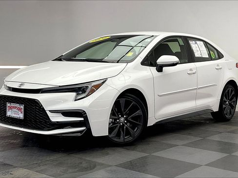 Used 2024 Toyota Corolla SE image 12